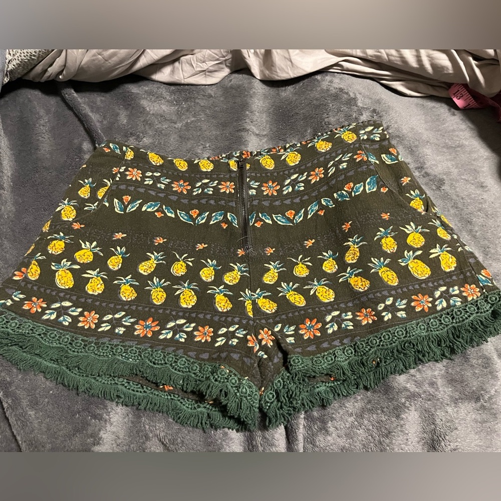 pineapple print shorts by hayden
